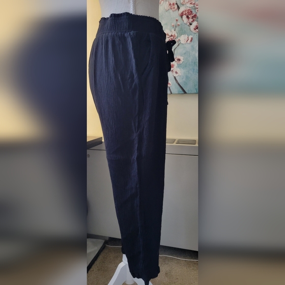 Black Flowy Capris - Picture 2 of 7